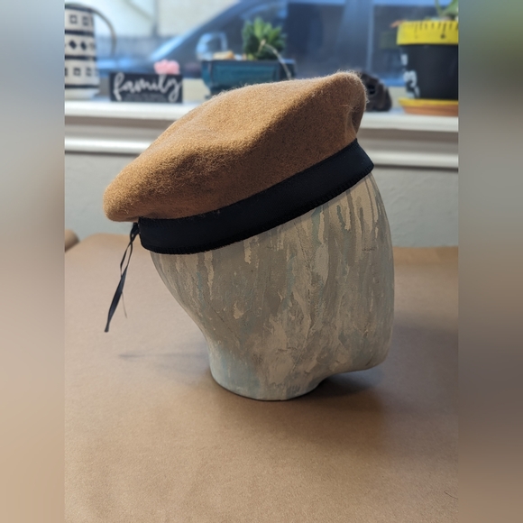 Beret (Brown) - Picture 5 of 13